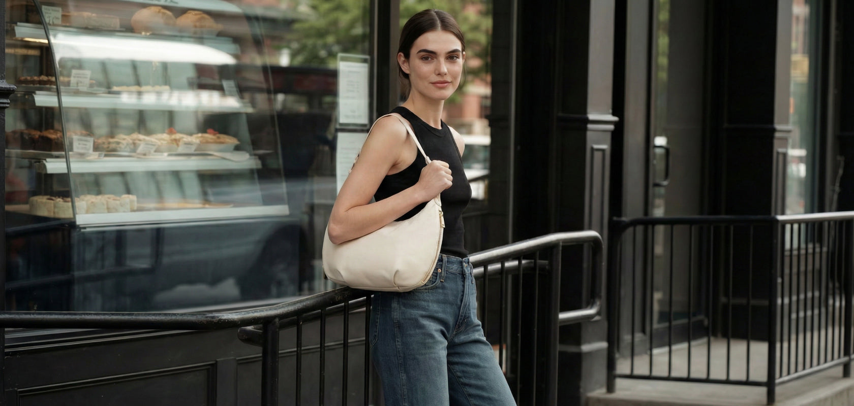 あゆ　黒38 Lo & Sons Aoyama 2 Nylon Crescent Crossbody Bag