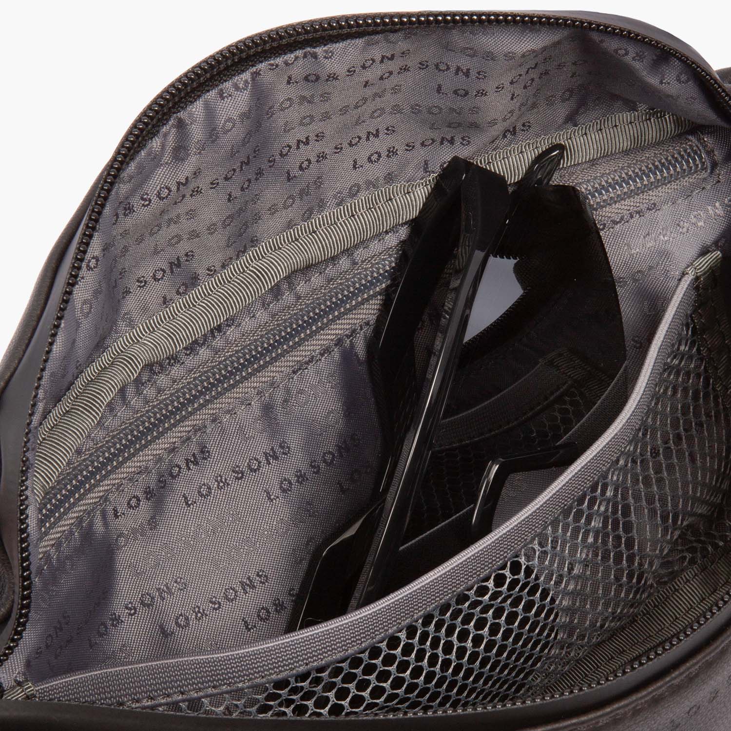 Bond - Sheepskin Leather - Black