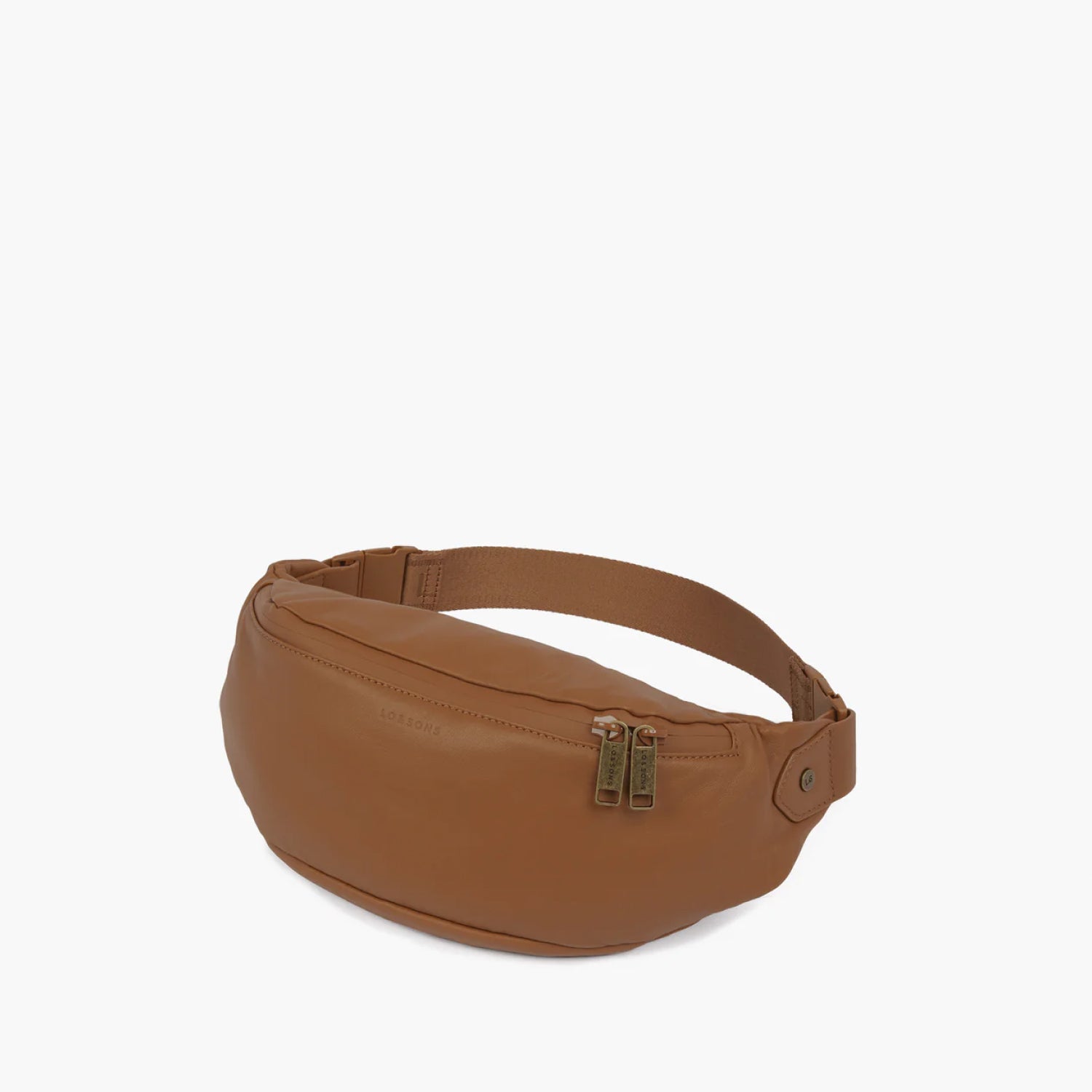 front angle of the Lo & Sons Bond fanny in cognac