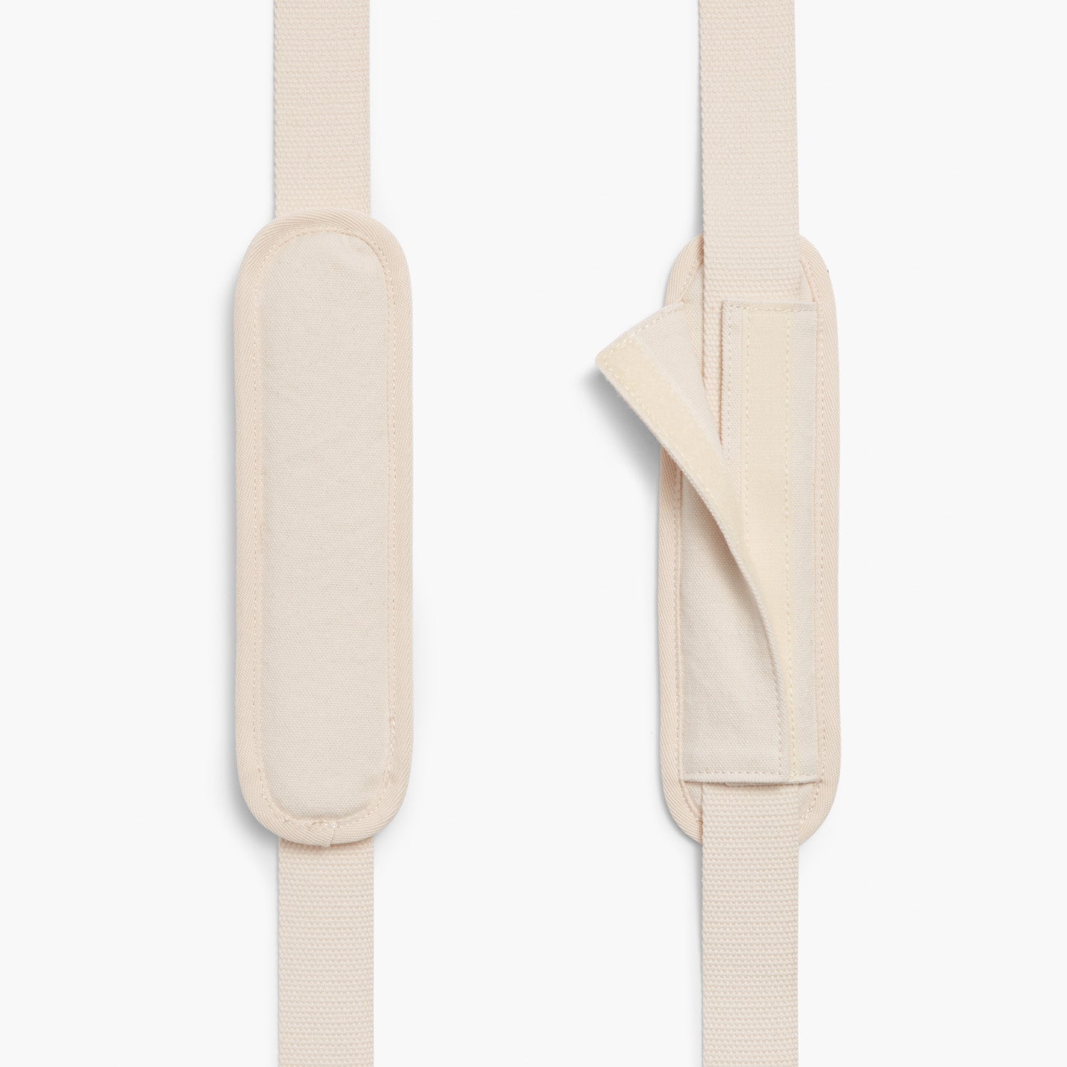 Padded messenger strap of the Catalina Deluxe Tote in thistle colorblock