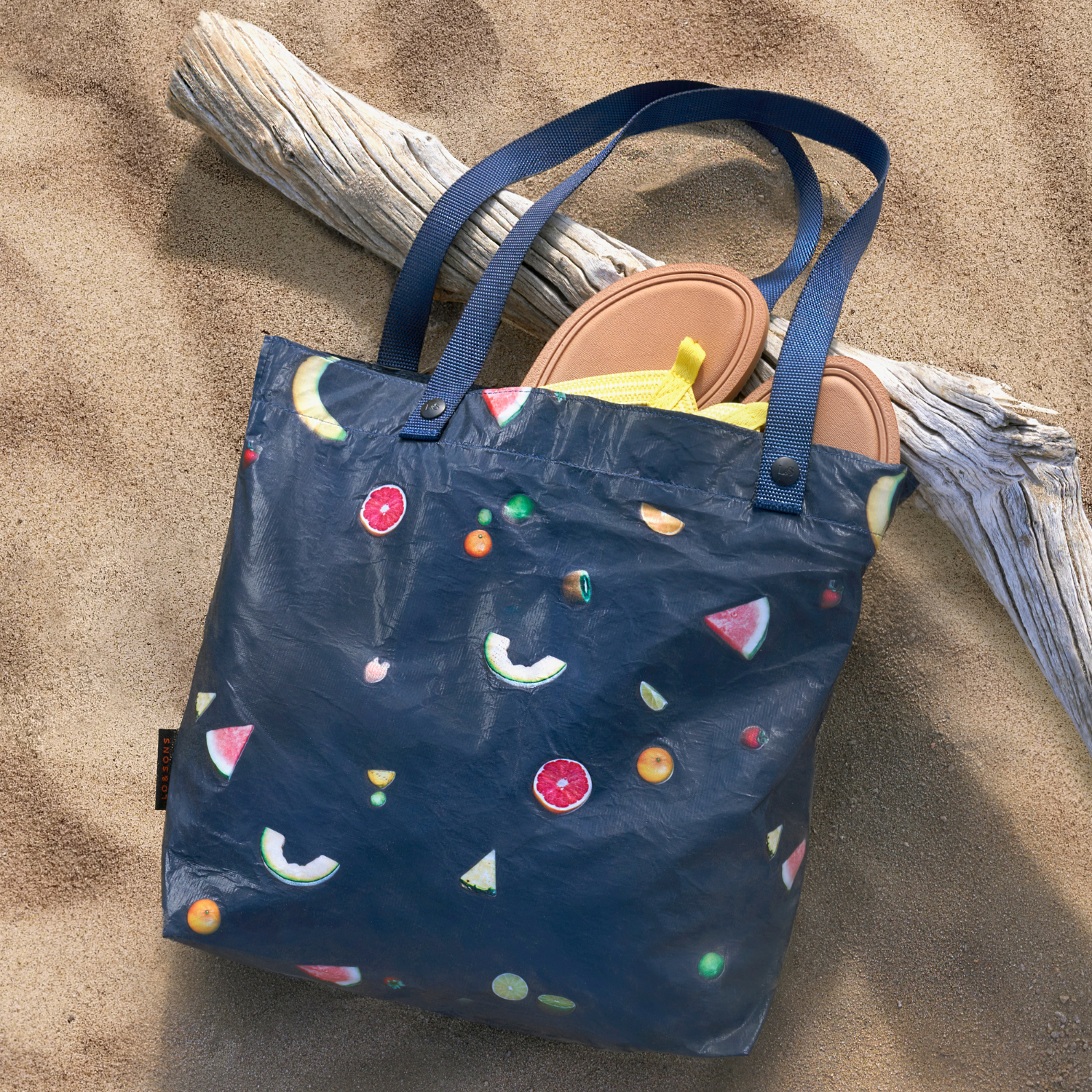 Del Mar Packable Tote Small - Tyvek - Navy Fruit
