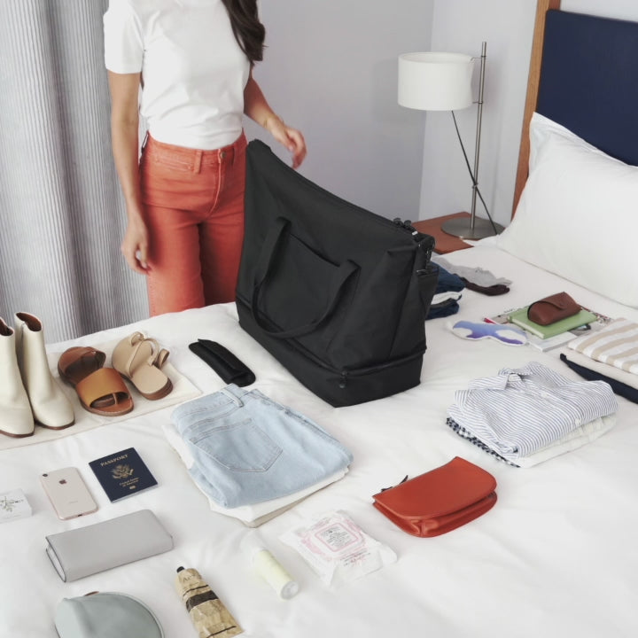 Packing video of the Lo & Sons Catalina Deluxe weekender bag and duffel