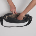 video of woman demonstrating the elastic key leash on the Aoyam 2