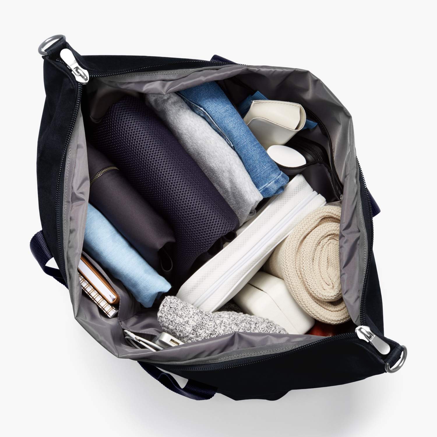 Catalina Deluxe Weekender Travel Bag - Navy Recycled Poly | Lo & Sons