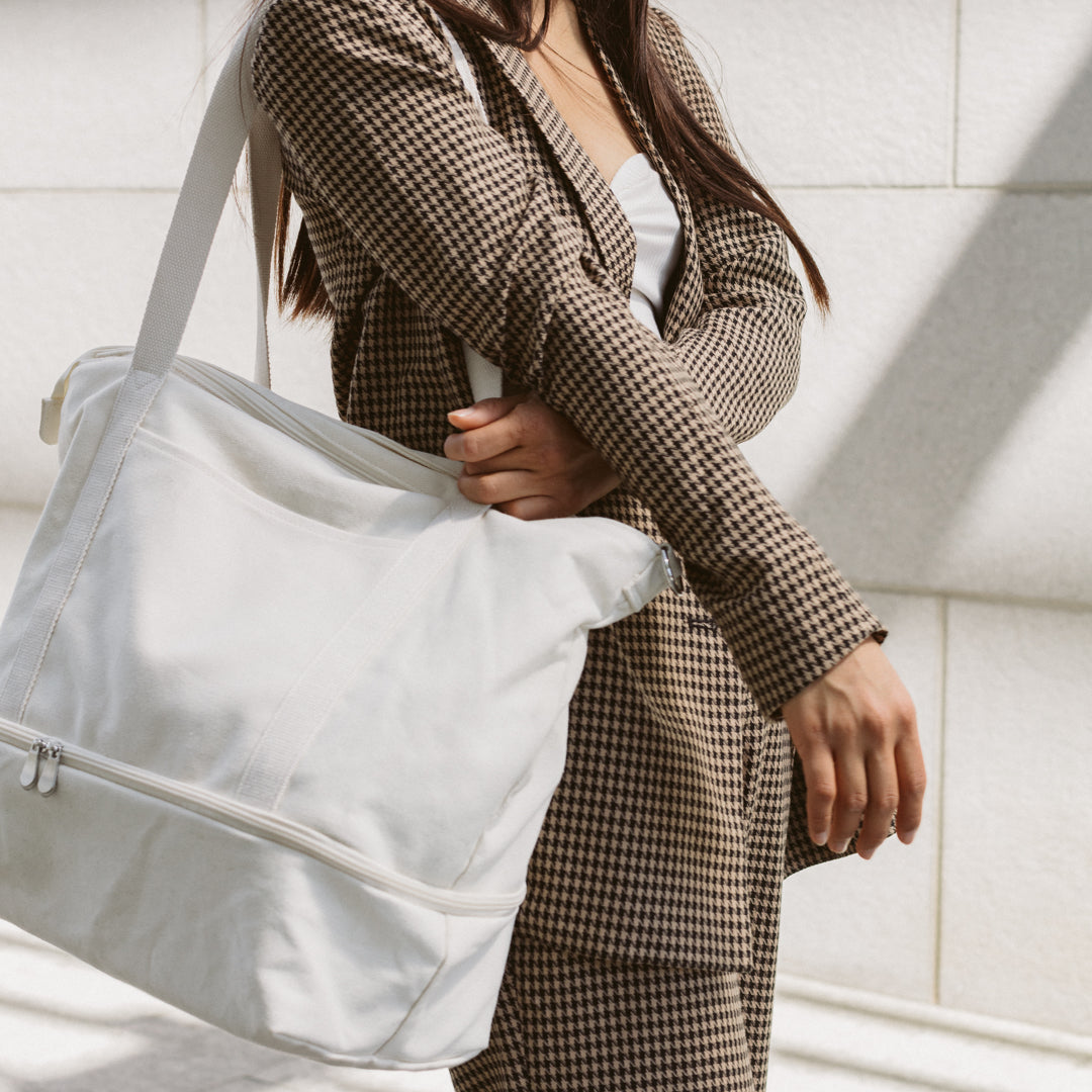 Premium sustainable materials of Lo & Sons Catalina Deluxe Tote bag