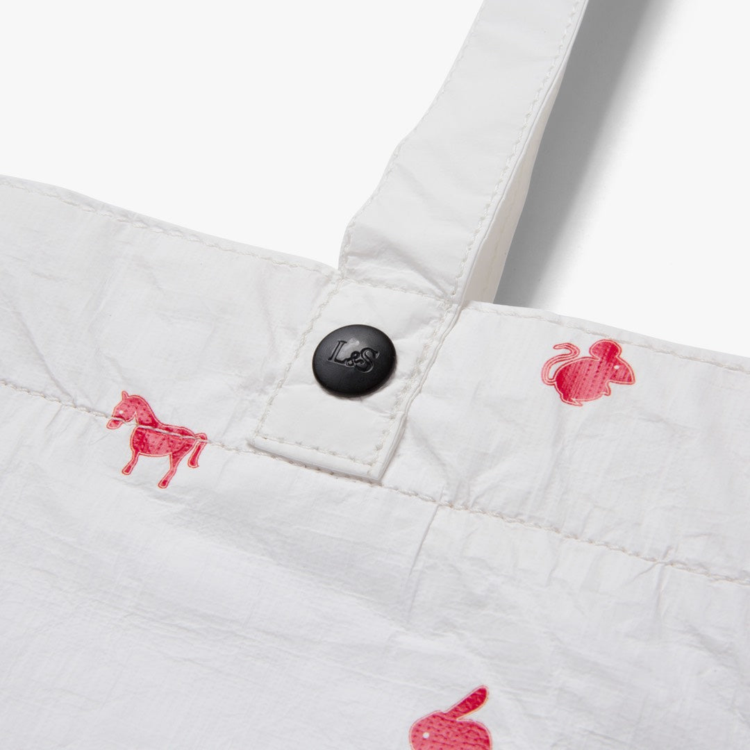 Handle close up - The Del Mar Packable Tote Large - White Zodiac Emoji - Lo & Sons