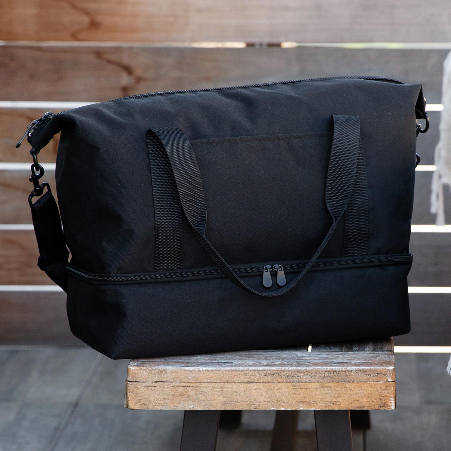 Side view - Catalina Deluxe - 600D Recycled Poly - Onyx / Black / Dark Grey - Weekender - Lo & Sons
