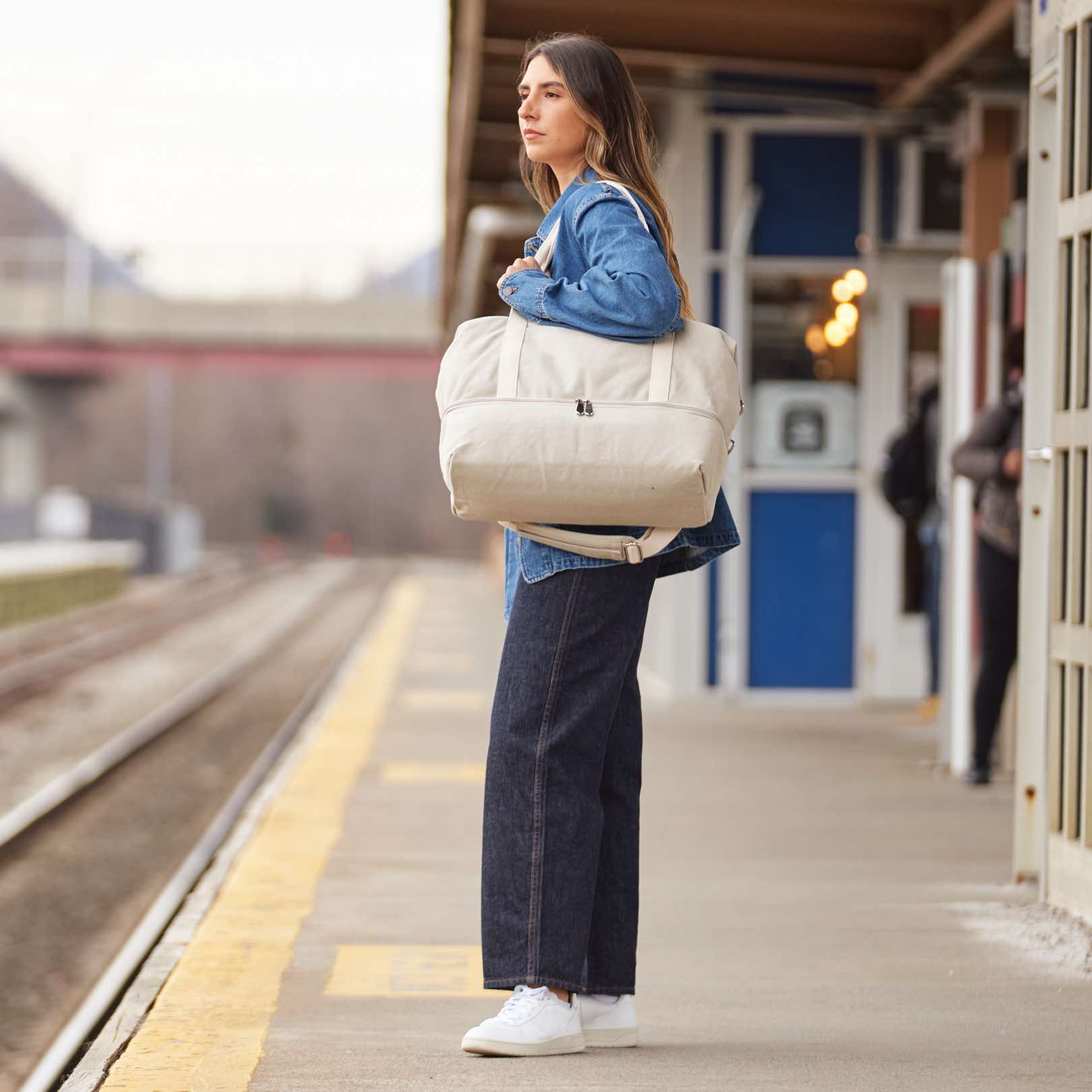 Train travel look  - Catalina Deluxe - Organic Canvas - Dove Grey - Weekender - Lo & Sons
