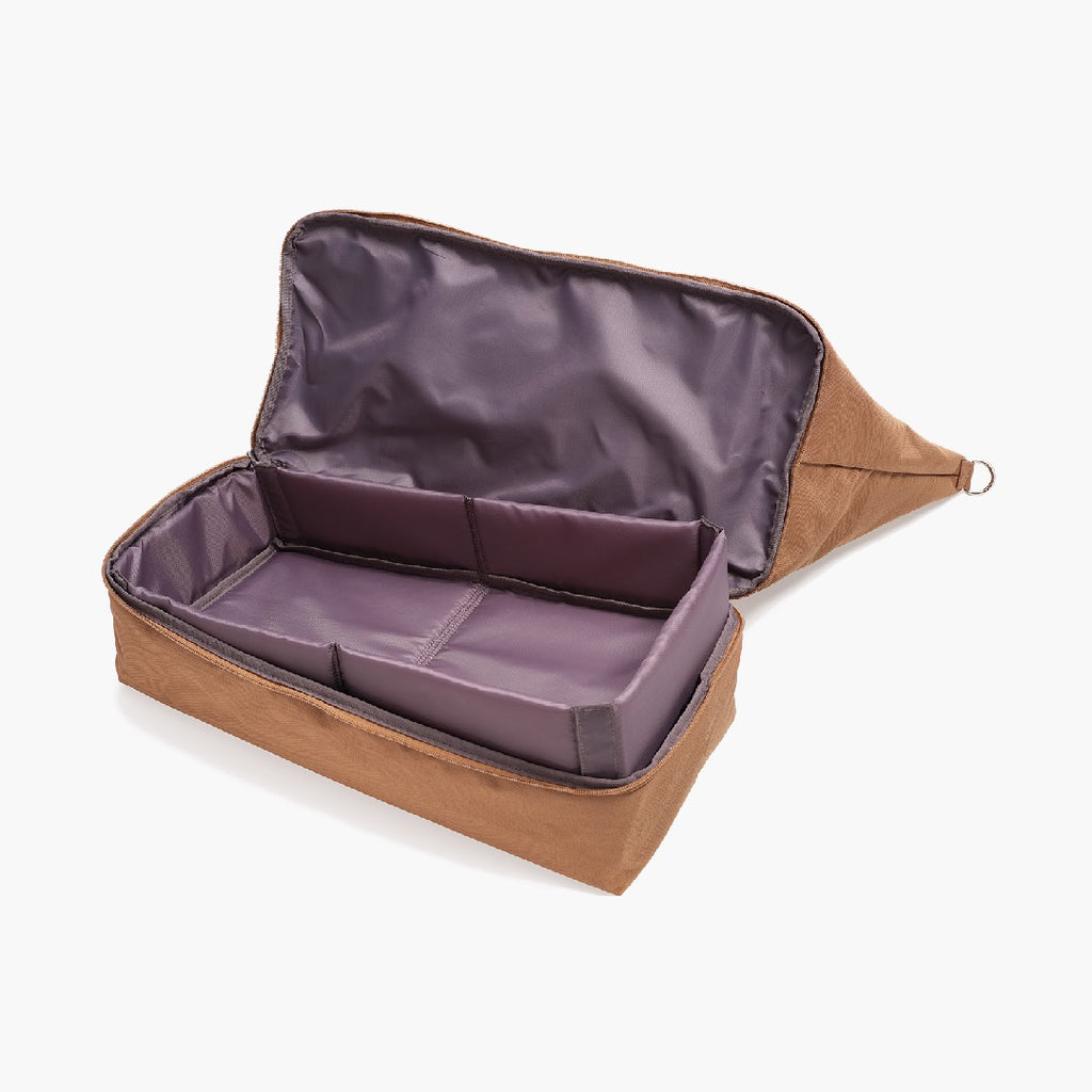 bottom pocket - Catalina Deluxe - 600D Recycled Poly - Golden Brown - Weekenders - Lo & Sons