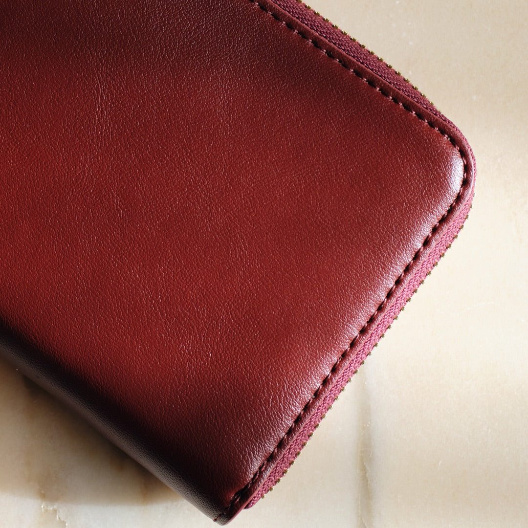 Material close up - Leather Wallet - Cactus Leather - Burgundy / Gold / Camel - Small Accessory - Lo & Sons