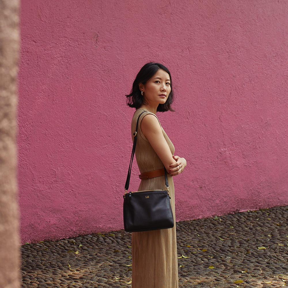 Close up worn shoulder bag style - The Pearl - Nappa Leather  - Crossbody - Lo & Sons